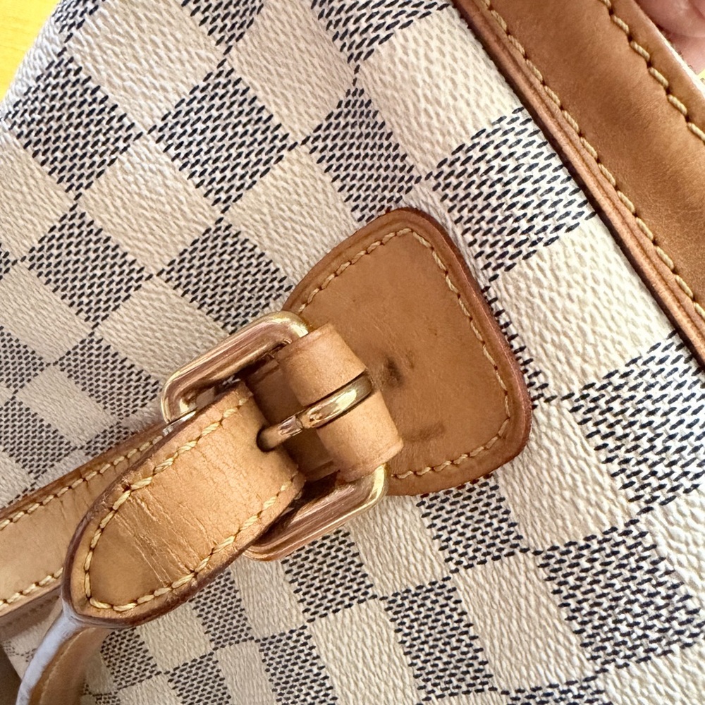 Authentic Louis Vuitton Berkely in Damier Azur - Picture 13 of 16